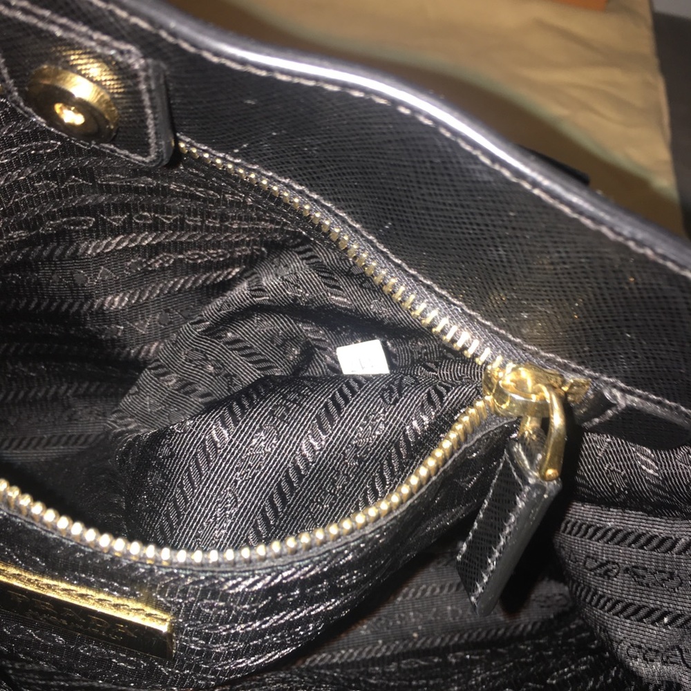 🌺PRADA SAFFIANO BAG🌺 - Picture 4 of 7